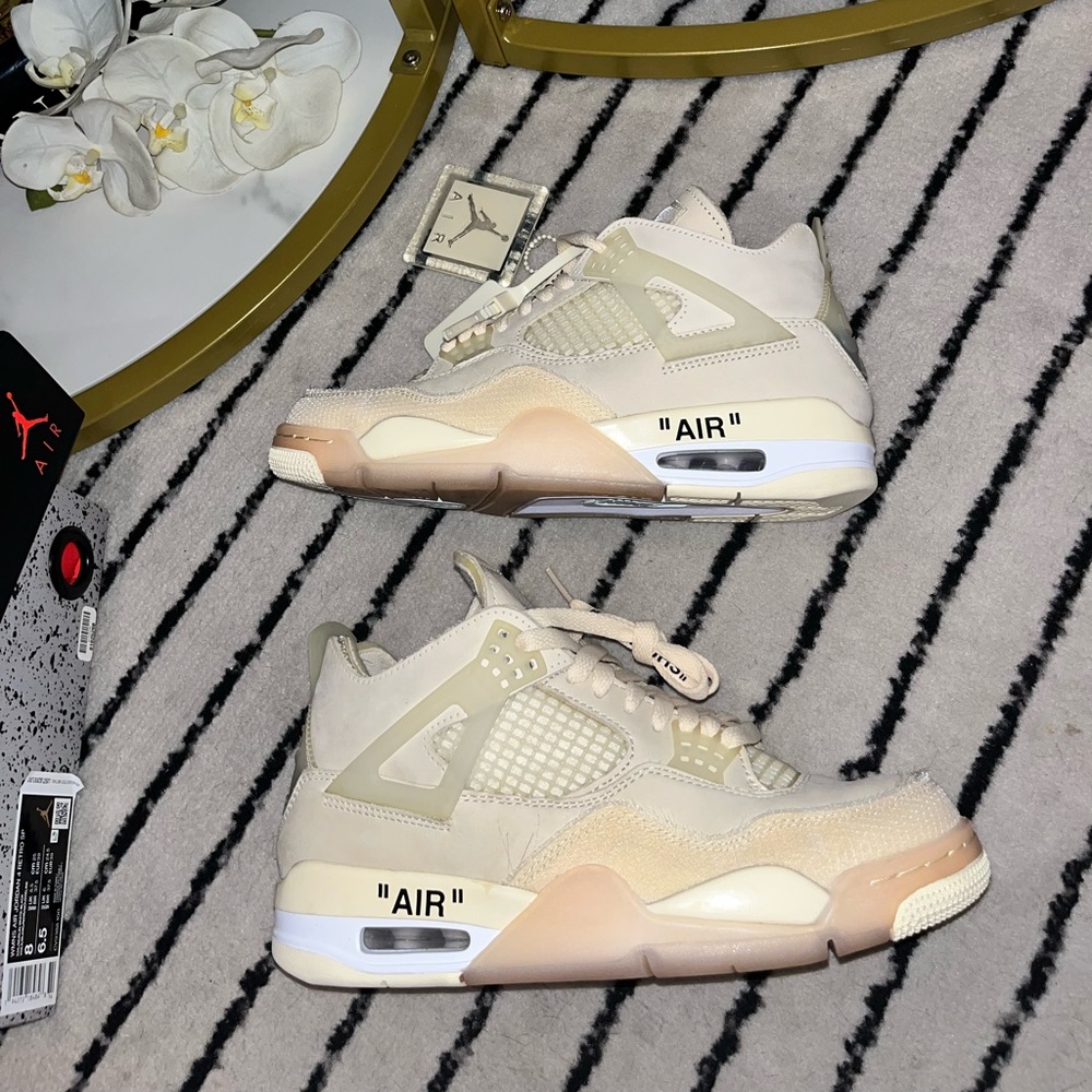 Women OFF WHITE X JORDAN retro 4